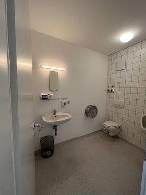 WC-Raum der Gewerbeeinheit