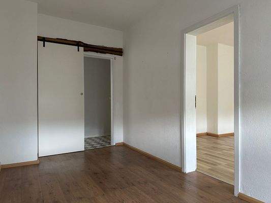 Büro 4-Raum-Wohnung 