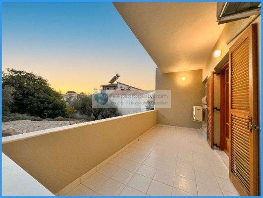 4b9d3ad759a84c168ecb7e1fdb28e4e3-original