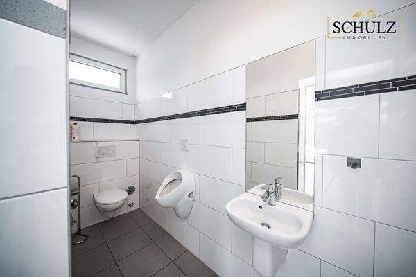 Funktionale Sanitärlösung im Gewerbestandort