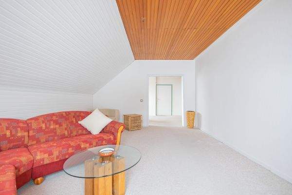 Wohnzimmer mit Zugang vom Esszimmer