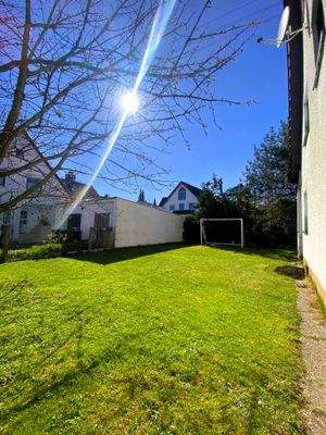 Blick ins Grundstück