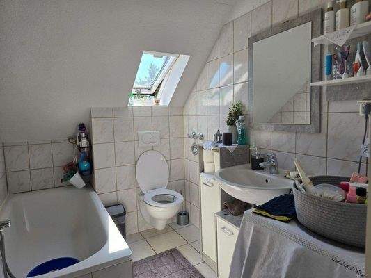 DG Fensterbad mit Wanne