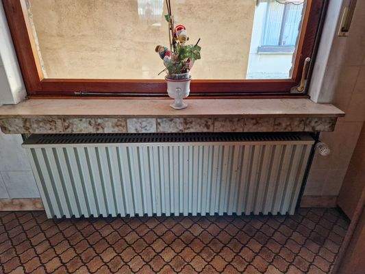 Holzfenster und die Heizung