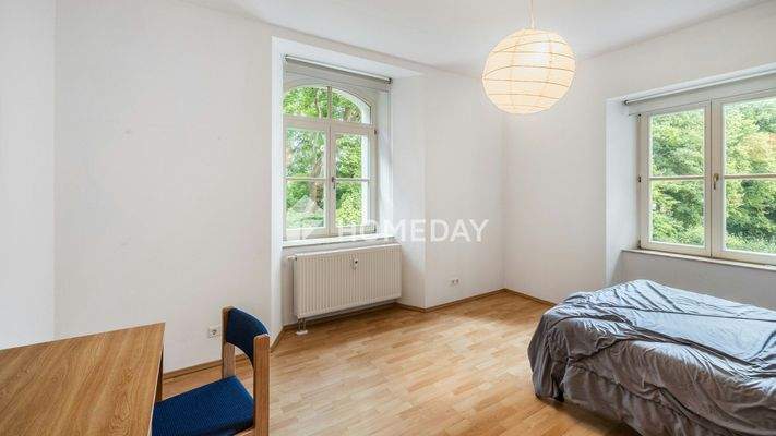 1. OG Schlafzimmer 1