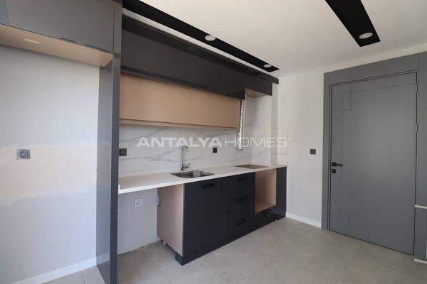 Apartments 900 m from the Tram Station in Antalya Kepez