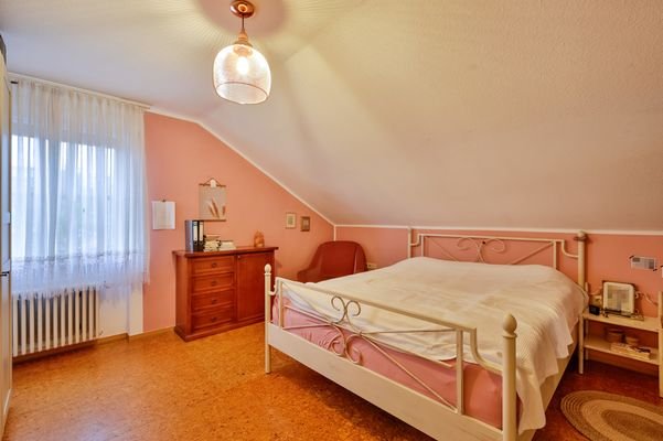Schlafzimmer DG 
