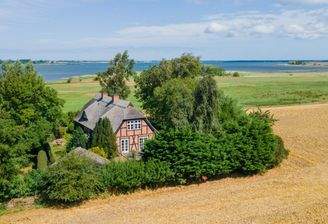Reetdach-Idyll am Bodden