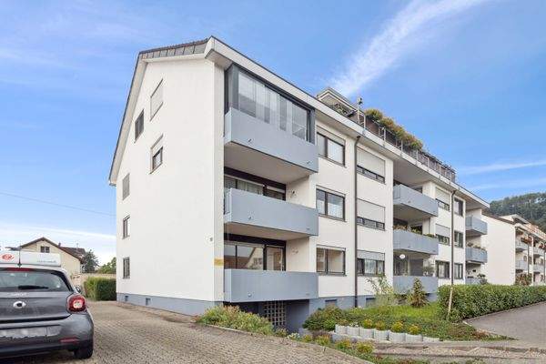 Frontansicht auf Balkon