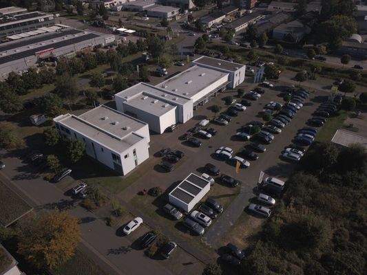 Mehrere Zufahrten zur Freifläche.JPG