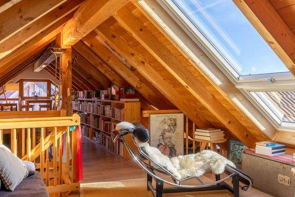 Wohnen über dem See – Charmante Maisonettewohnung mit Alpenpanorama