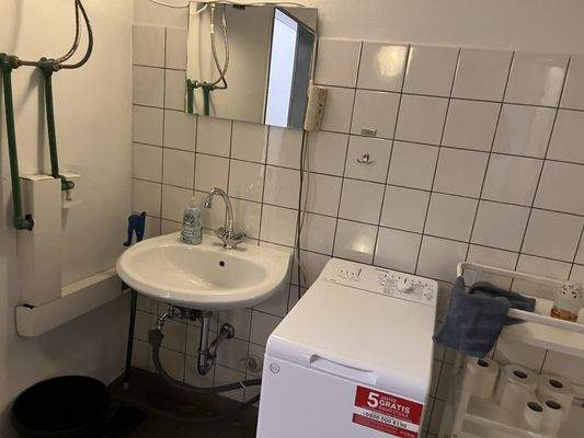 Waschraum im Untergeschoss