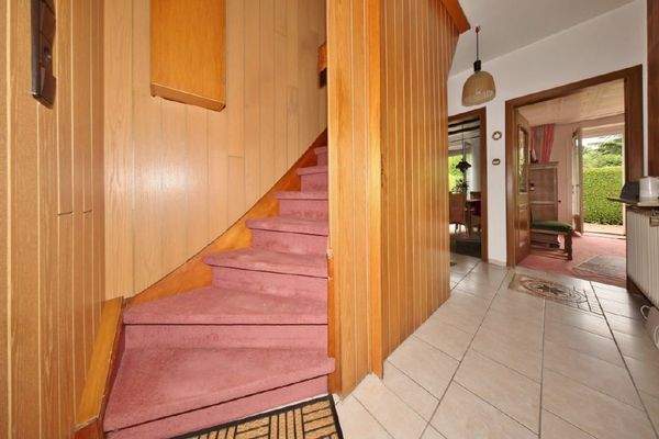 Windfang mit Treppenaufgang