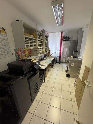 Büro 4 / Serverraum, Lager