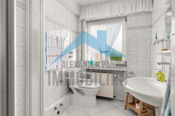 Erdgeschoss Badezimmer