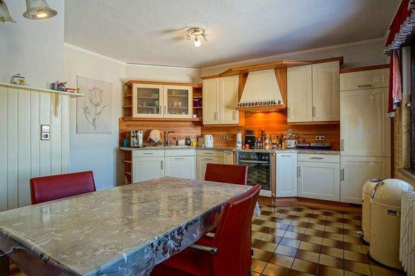 Küche mit Essbereich