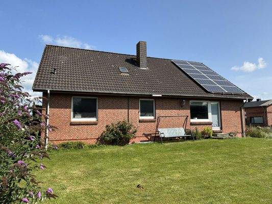 Hausansicht aus dem Garten