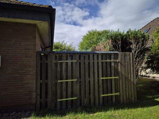 Seiteneingang Grundstück