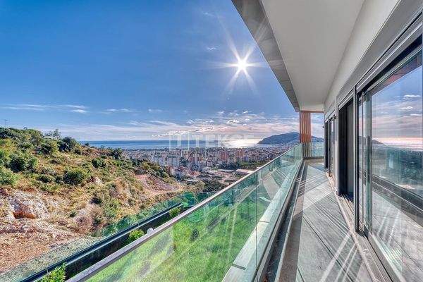 Detached Villas with Private Pools in a Calm Location in Alanya