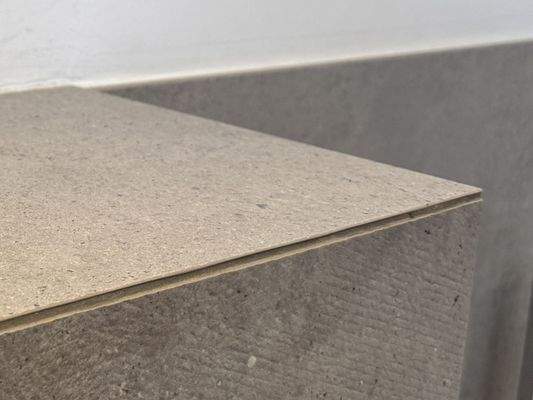 Fliesenkanten auf Gehrung