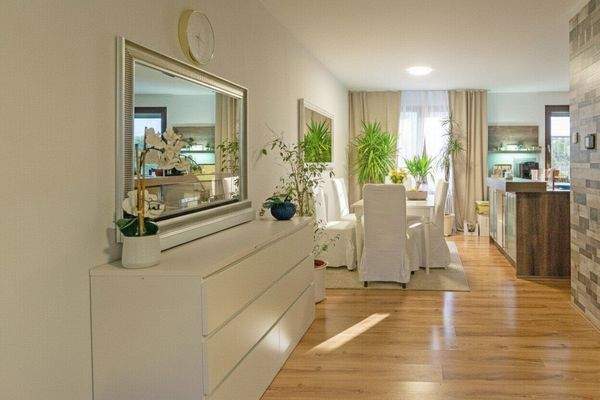 Wohnzimmer Richtung Essbereich und Küche