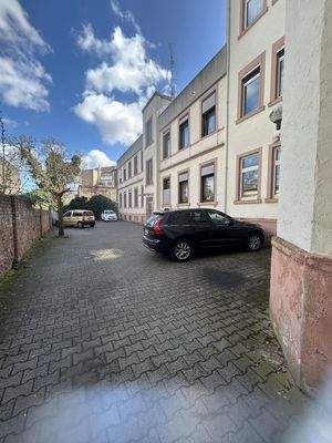 2 2x Stellplätze im Innenhof