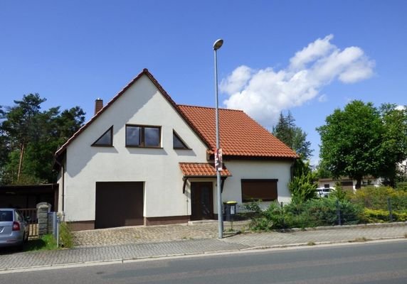 EFH mit Garage,  Straßenansicht