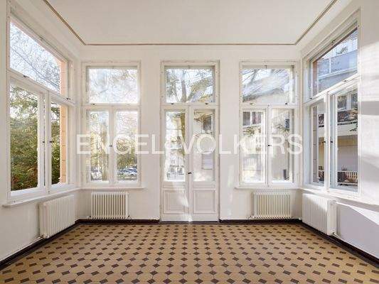 Wintergarten mit direktem Gartenzugang