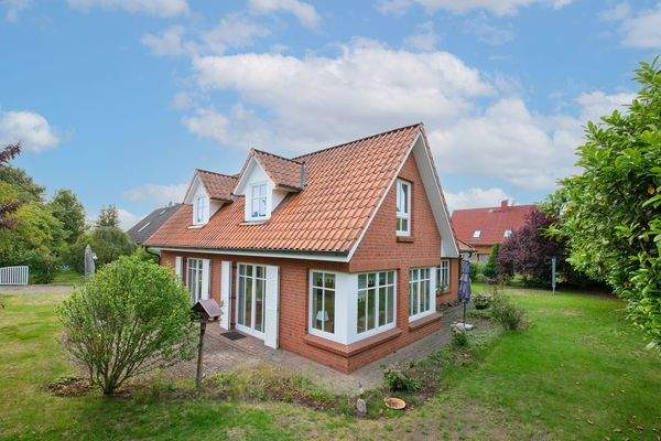 Hausansicht vom Garten