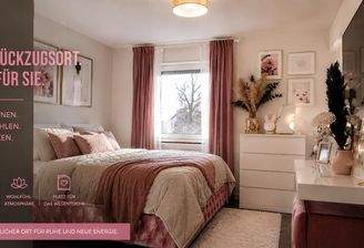Schlafzimmer mit Balkonzugang