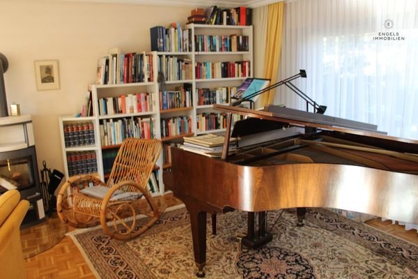 Musik und Leseecke im Wohnzimmer