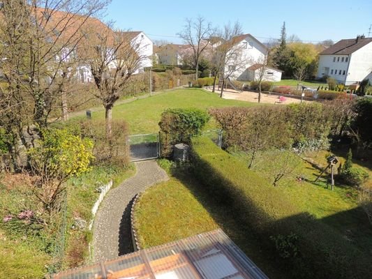 Hintergarten u. Spielplatz