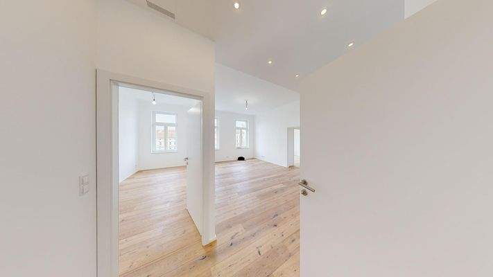 WUNDERSCHONE-SANIERTE-4-ZIMMER-ALTBAUWOHNUNG-MIT-2