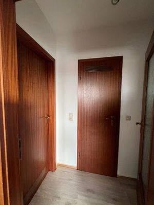 Diele vor dem Bad-.jpeg