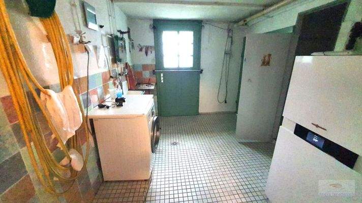 Waschenraum und Heizung 