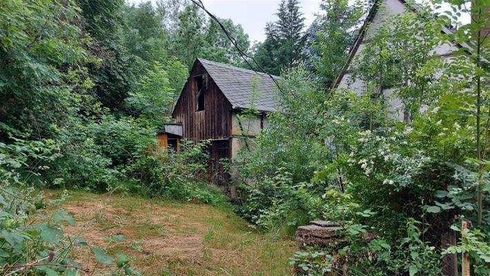 Schuppen hinter dem Haus