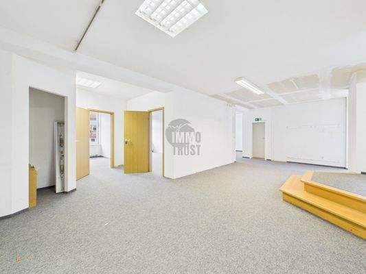 Gewerbe_Vorderhaus_1.OG_1