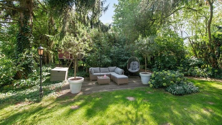 Garten mit Loungebereich