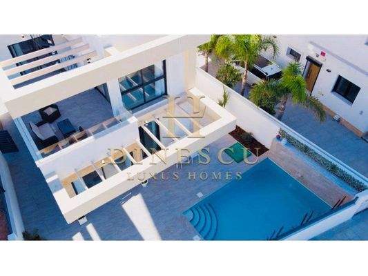 D95A1E6B-E8A7-44B3-A4C4-6F965FBCFC85