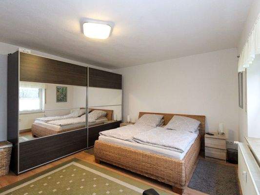 Schlafzimmer EG weitere Perspektive