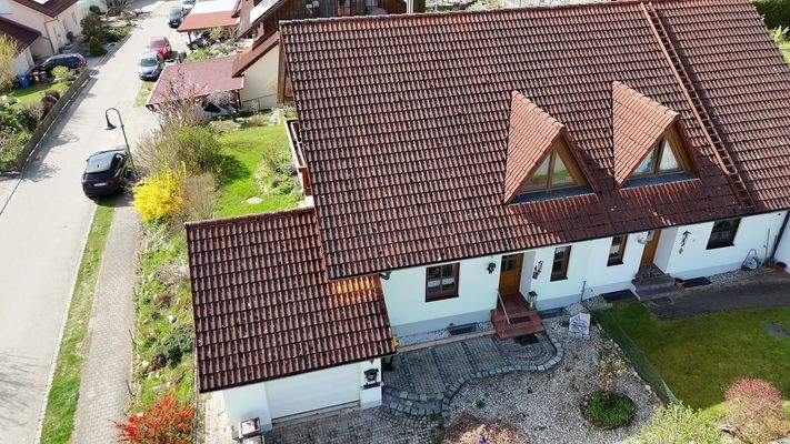 Gepflegte Doppelhaushälfte mit Garage in Tann