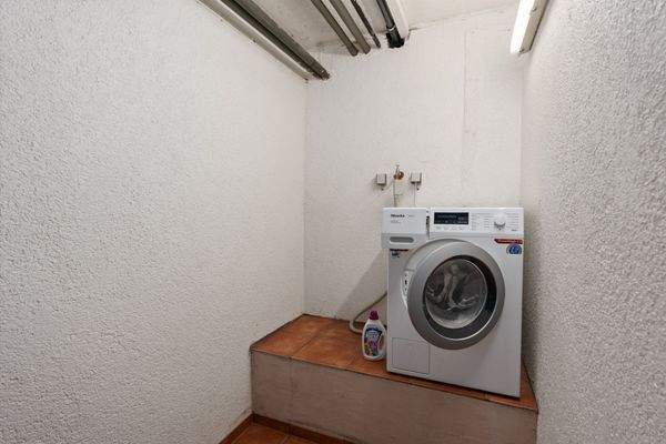 Hauswirtschaftsraum im Keller (5,92m²) 