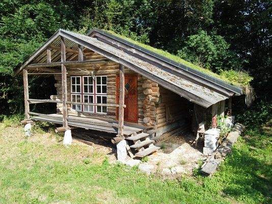 Spielhaus o. Räuberhöhle