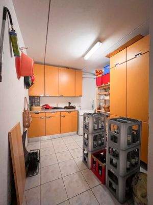 einer von zwei Kellerräumen