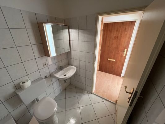 10 Bad, Wohnungstür.jpeg