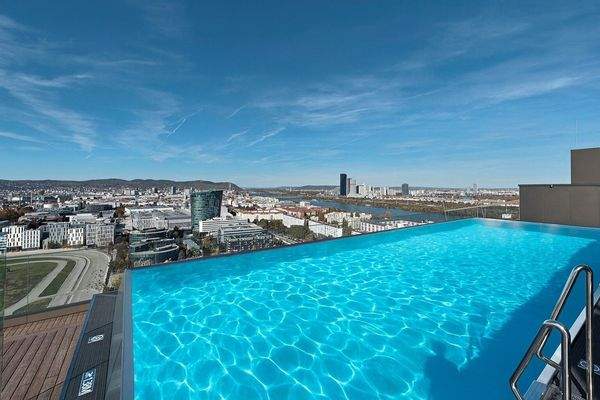 Roof-Top-Pool