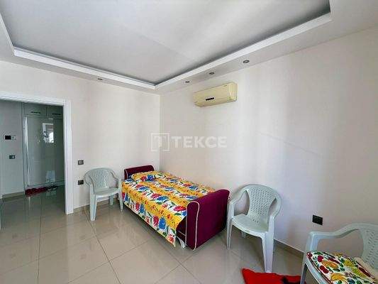 Sea-View Apartment 100 m from the Beach in Alanya Kestel
