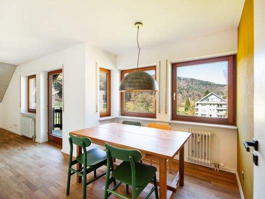 Essplatz mit Blick in die Natur