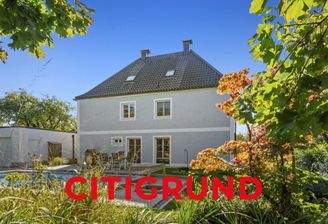 Garten- und Hausansicht