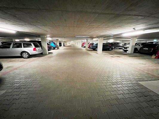 ebenerdiger Stellplatz